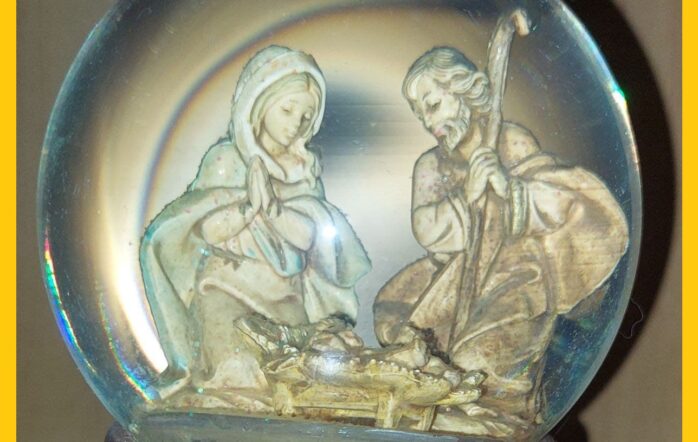 La ricorrenza del Natale suscita di solito sentimenti quali l’amore, la bontà e la fratellanza. Ma a volte anche sentimenti contrari, come l’inadeguatezza, la nostalgia o in alcuni casi addirittura l’odio. Ogni periodo che crea una pausa dal mondo esteriore, come questo, ci spinge a guardarci meglio dentro. Il Natale è una ricorrenza che ha data il 25 dicembre in cui si celebra la nascita del Signore Gesù Cristo, a partire dal IV secolo.